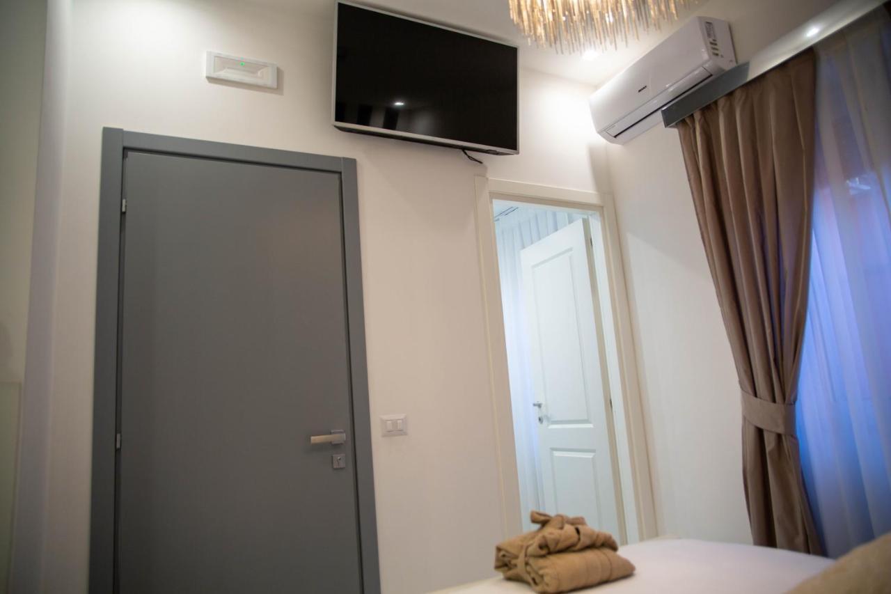 Flyhouse Fiumicino Bed & Breakfast Exterior photo