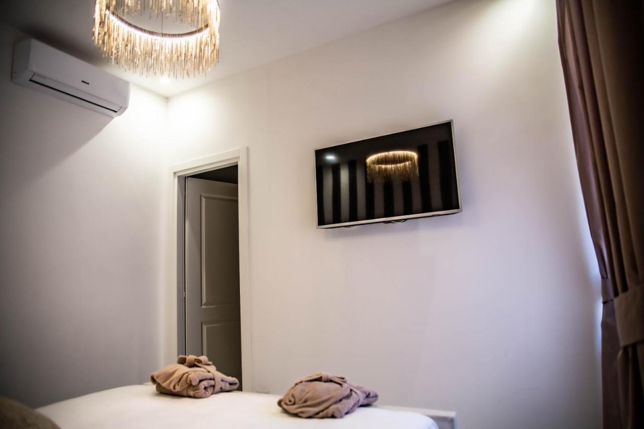Flyhouse Fiumicino Bed & Breakfast Exterior photo